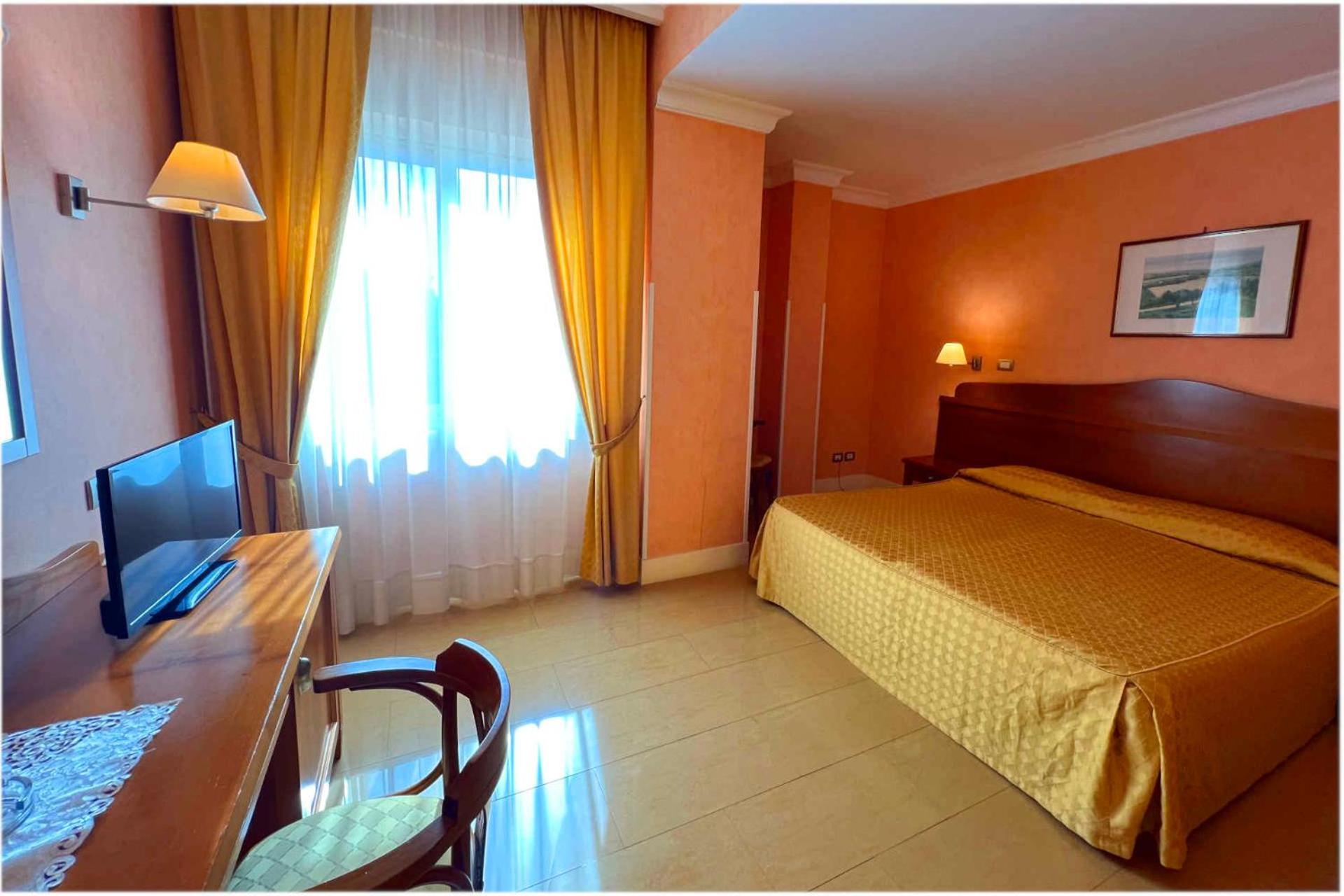 Economy Triple Room